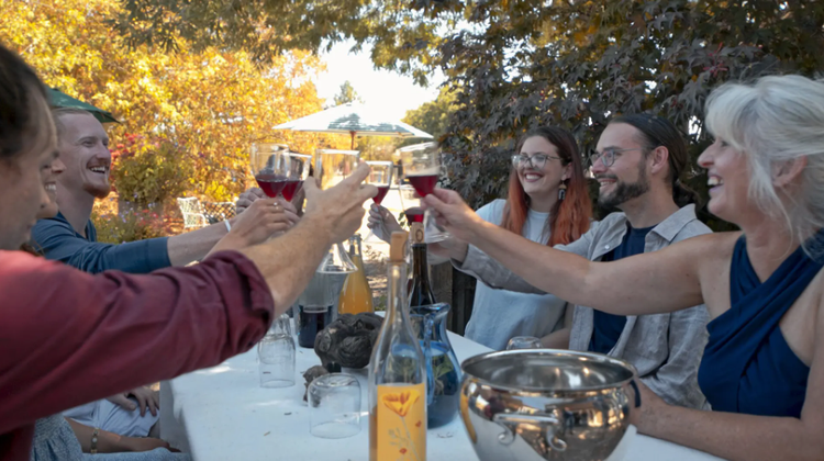 Living-Wine-1.png