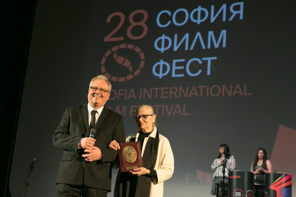 Tzvetana-Maneva_Sofia-Municipality-Award_SIFF-2024.jpg