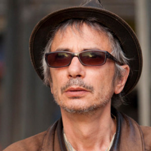 Леос Каракс