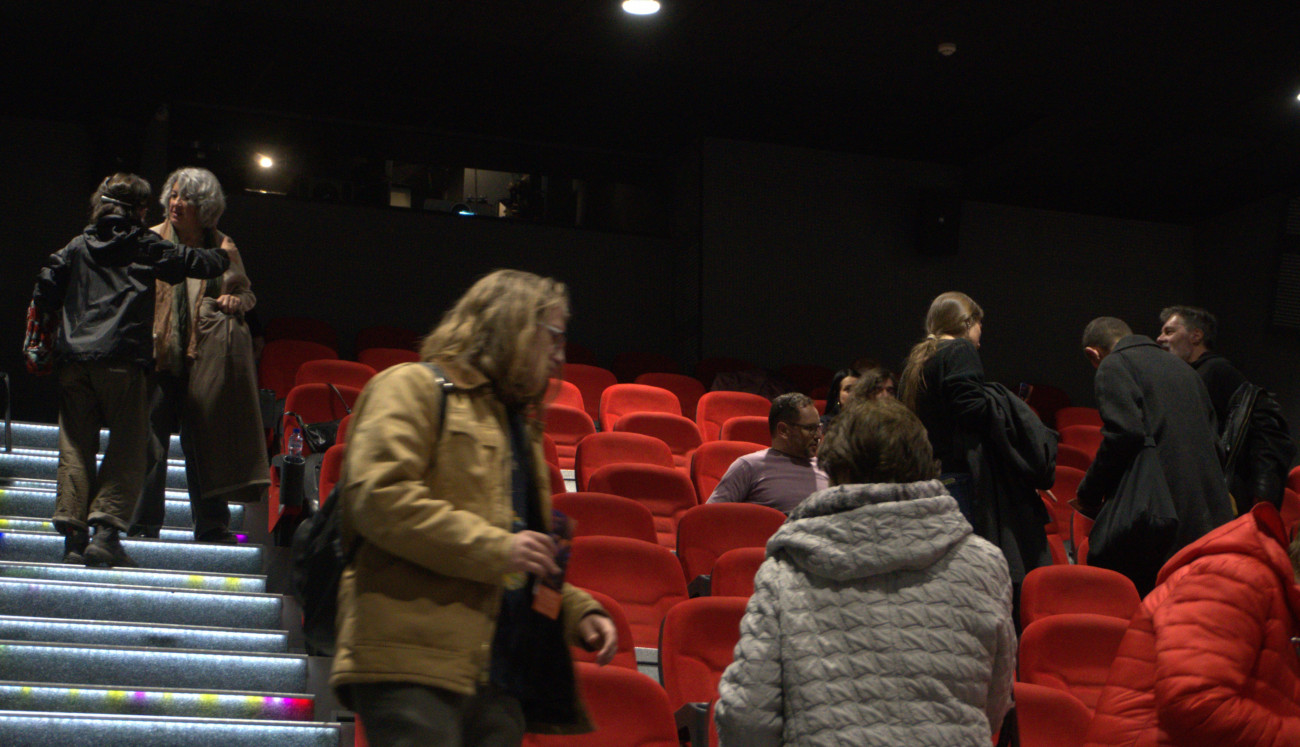 Кино Одеон - "Млечни зъби"