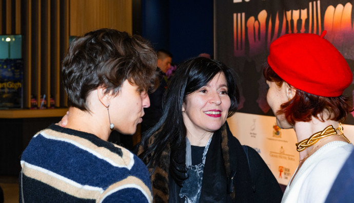 Lumier cinema - "Silent Observers"