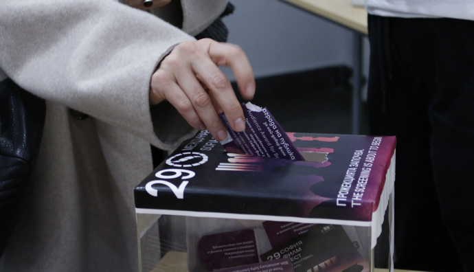 Кино Одеон - "Летящият кюфтетаджия"