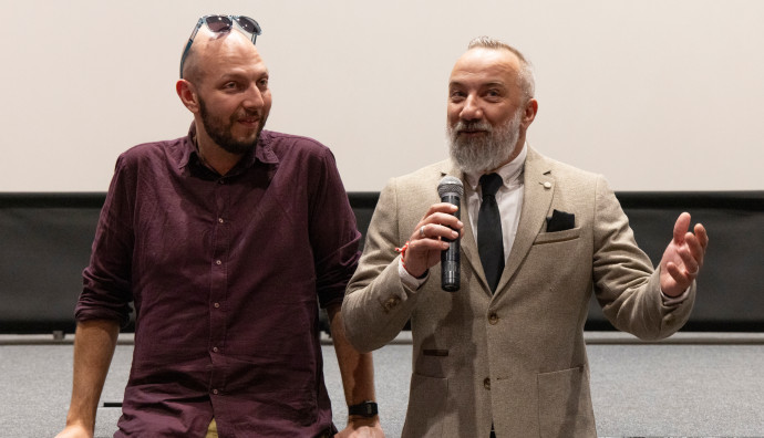 Odeon Cinema - "Mirror"