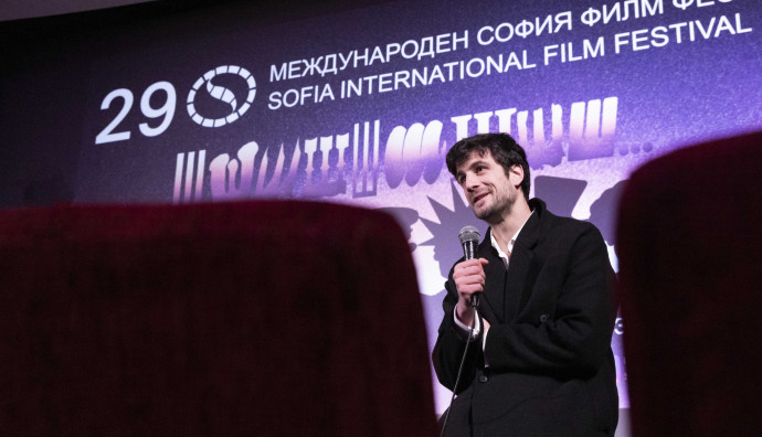 Cinema house - "Hallway to Nowhere"