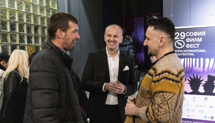 Cinema house - "Hallway to Nowhere"