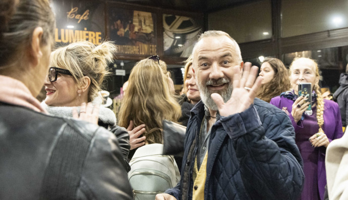 Lumiere Cinema - "The World Will Trembel"