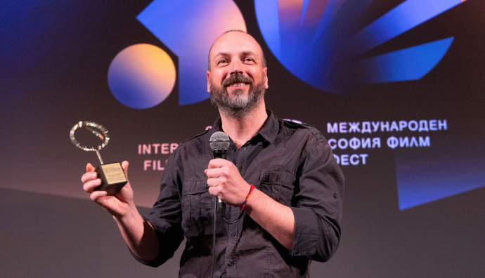 Cinema house - "Hen"