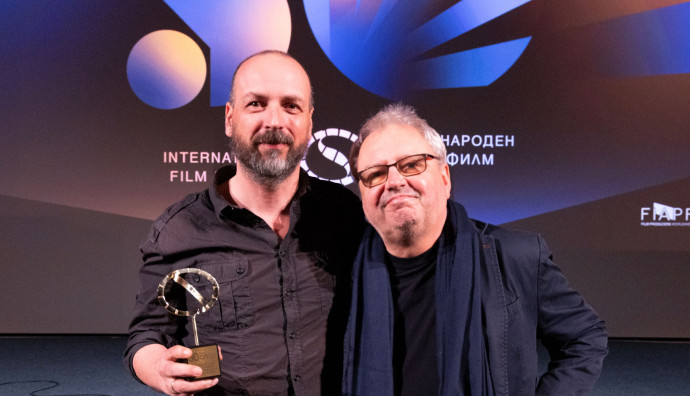 Cinema house - "Hen"