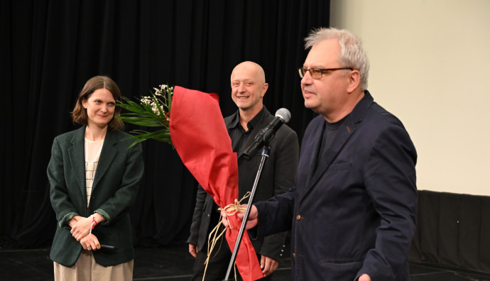 Lumiere Cinema - "Nina Roza"