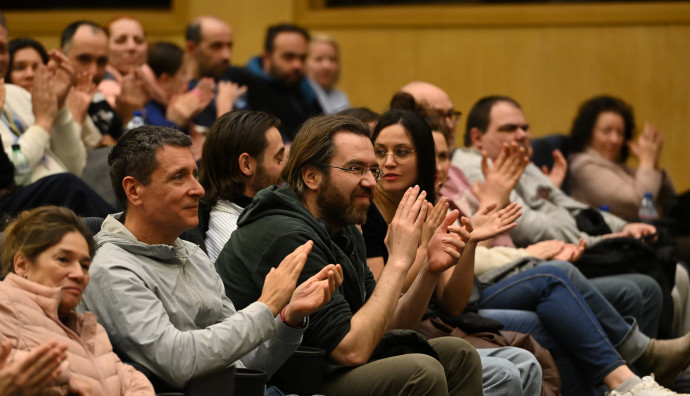 Lumiere Cinema - "Nina Roza"