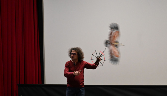 Odeon Cinema - "The Celestial Mechonic of Kites"