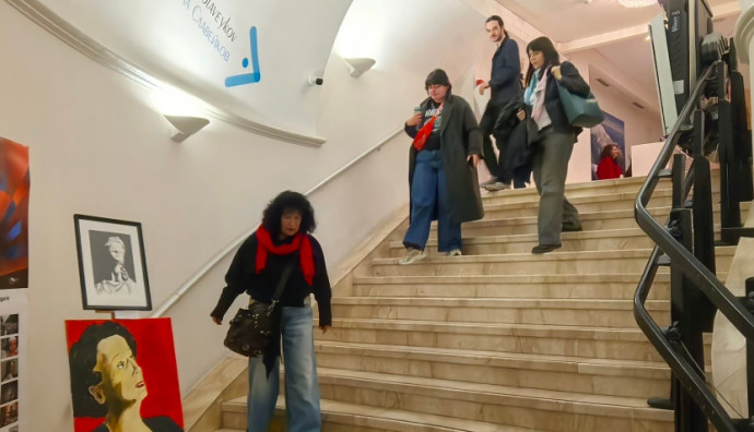 French institute - "Past Future Continuous"