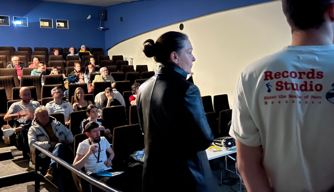 Euro Cinema - "Семейна терапия"