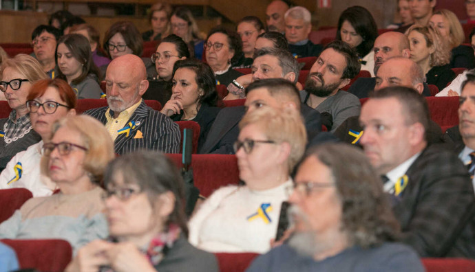 Cinema house - "After the Rain"