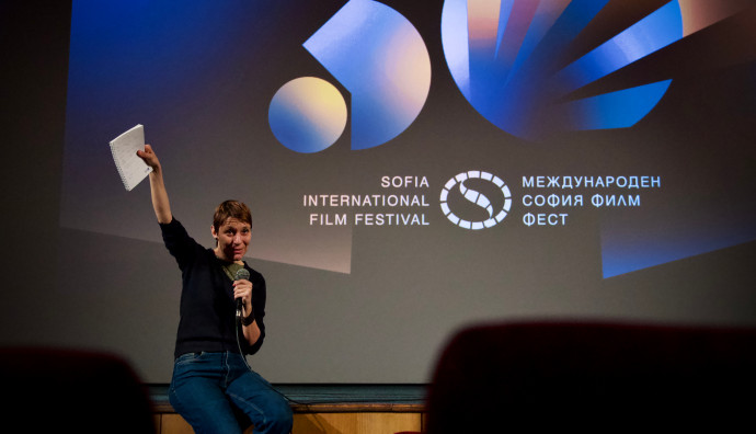 Cinema house - "Broken English"