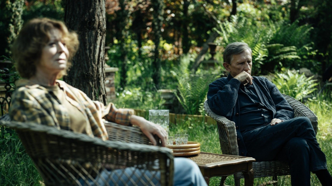 НА КРЪСТОПЪТ