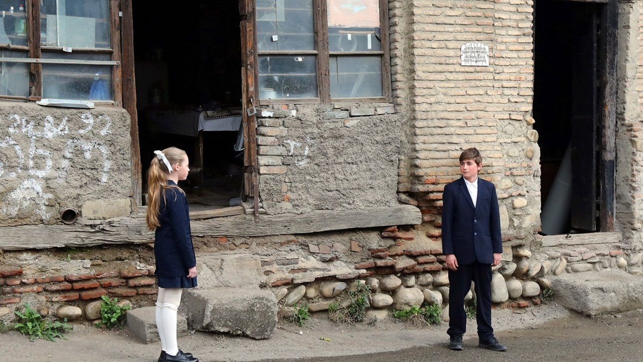 ЛУНАТА Е МОЯТ БАЩА