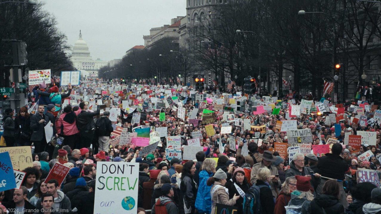 МОМИЧЕТА НА УТРЕШНИЯ ДЕН