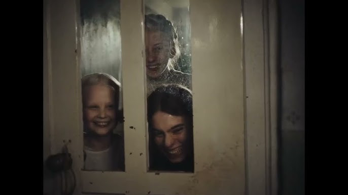 ЗВУКЪТ ОТ ПАДАНЕТО