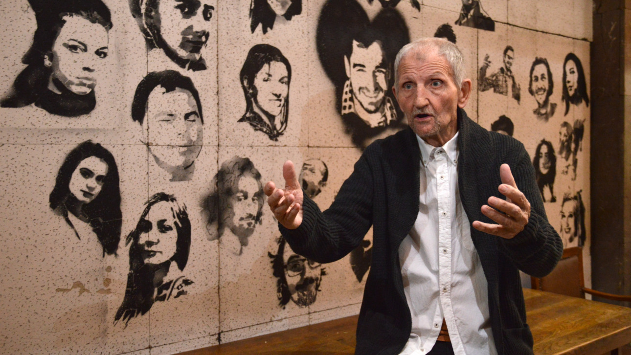 THE GENTLEMAN AND THE CHEESE MERCHANTS GENTLEMEN