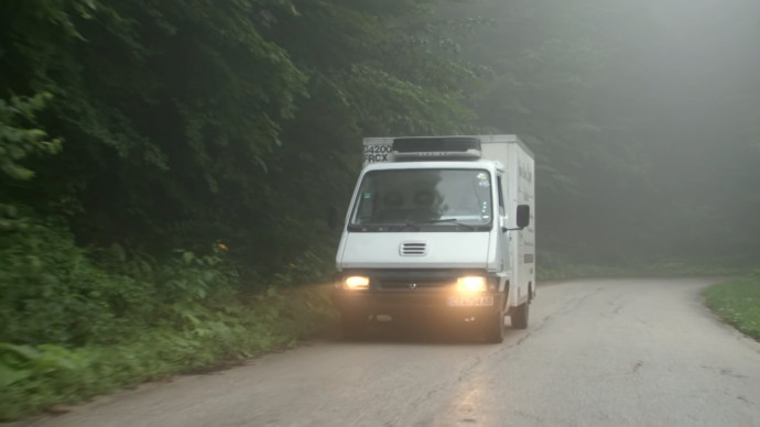 ЗА НЯКОЛКО БУЧКИ СИРЕНЕ