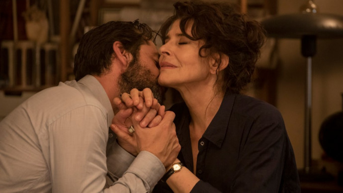 МЛАДИТЕ ЛЮБОВНИЦИ