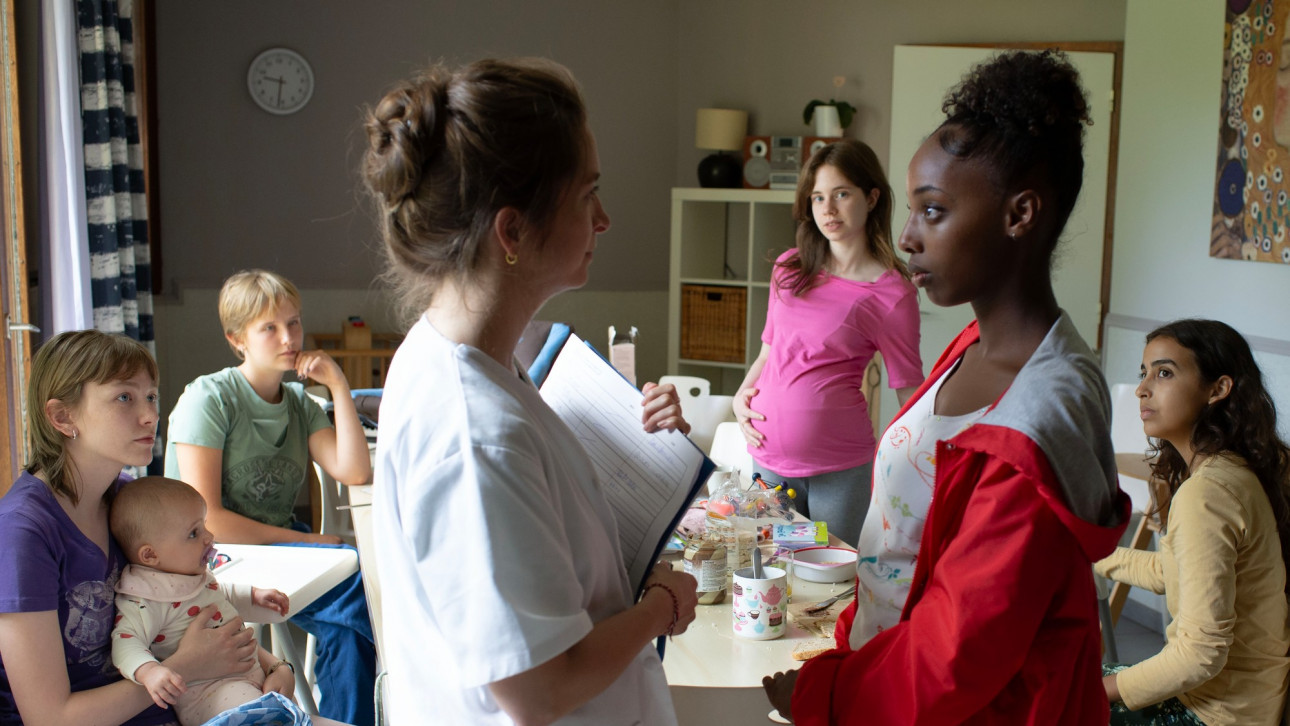 Наградените в Кан творби „Звукът от падането“ и „Млади майки“ с премиери на 30-ия юбилеен София Филм Фест